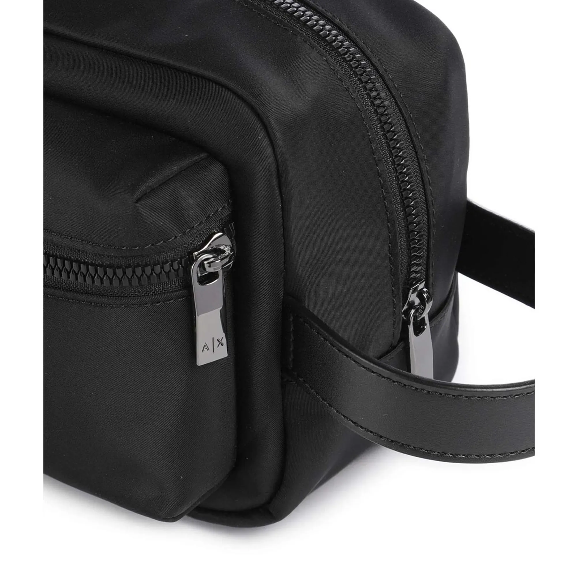 Armani Exchange B'Armani Exchange Pouch' Black Xm001654Af17304 162502