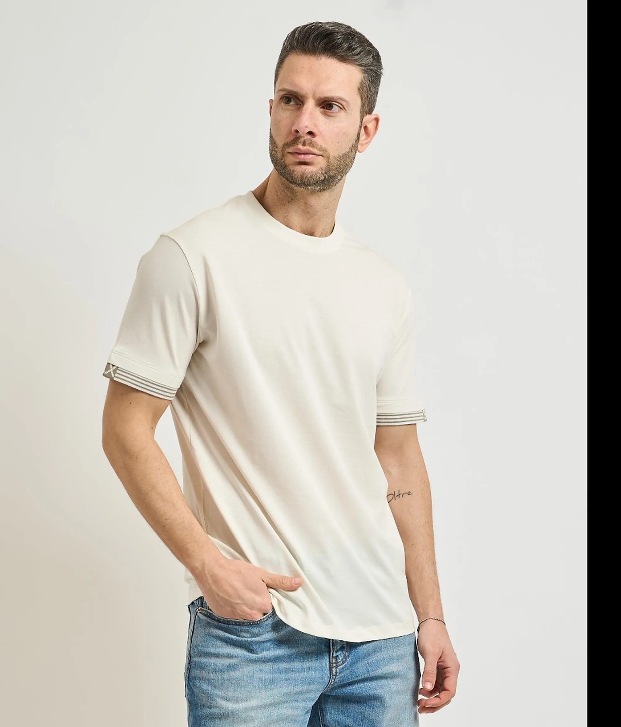 Armani Exchange B'T-Shirt ' Cream Xm002493Af10356 181345