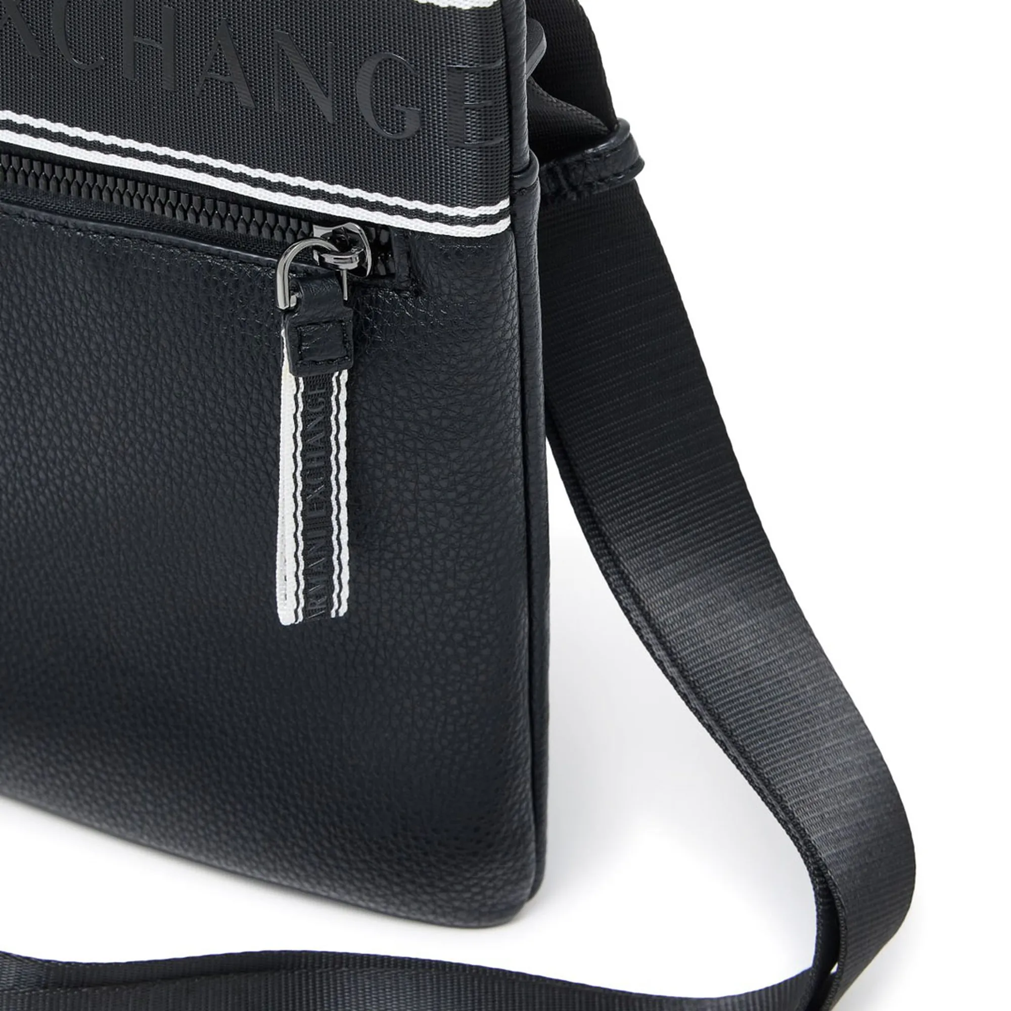 Armani Exchange B'Shoulder Strap In Technical Fabric' Black Xm002610Af22662 180678