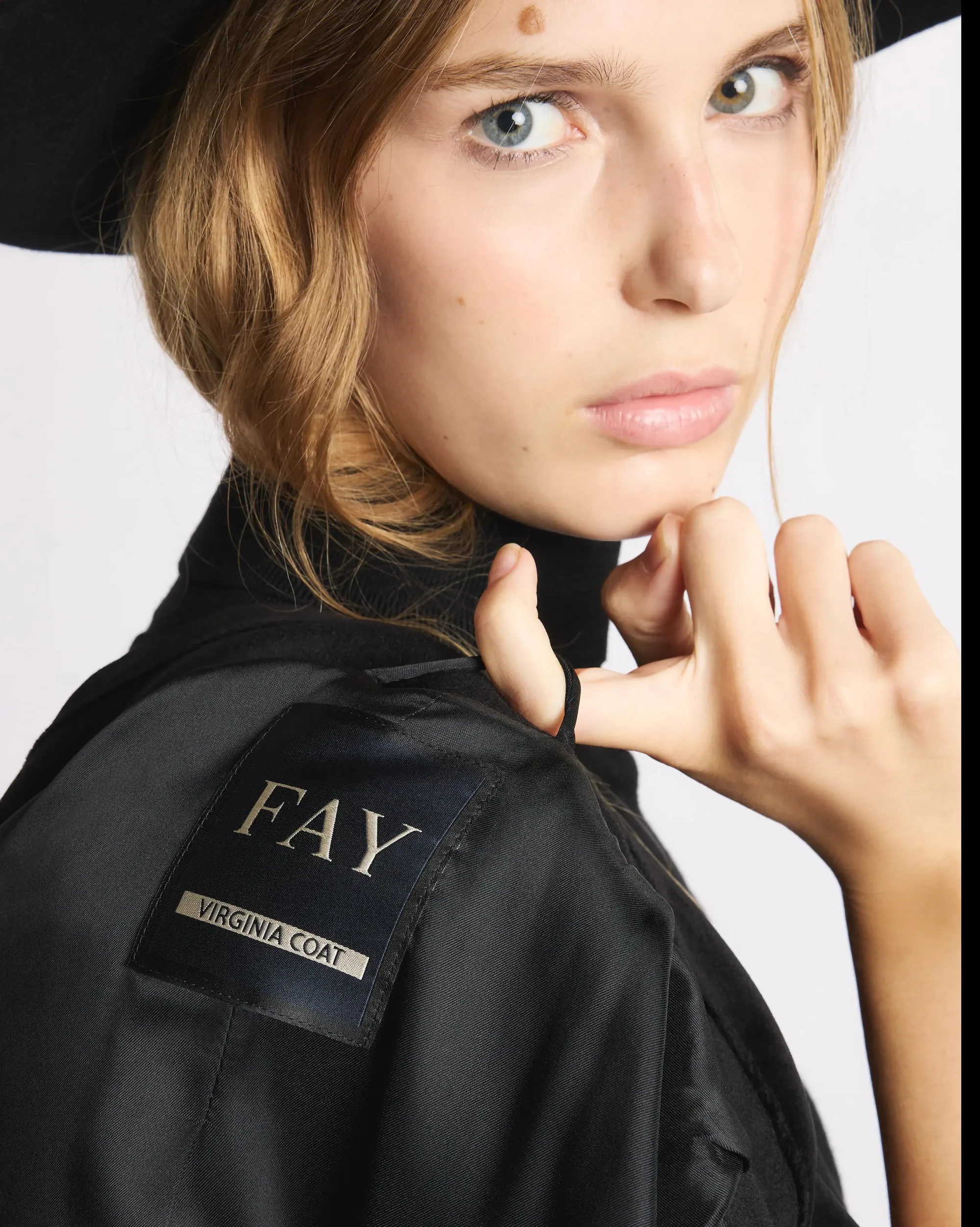 Fay Cappotto Virginia In Panno Di Lana Melange Nero Naw50514000Sglb999 157297