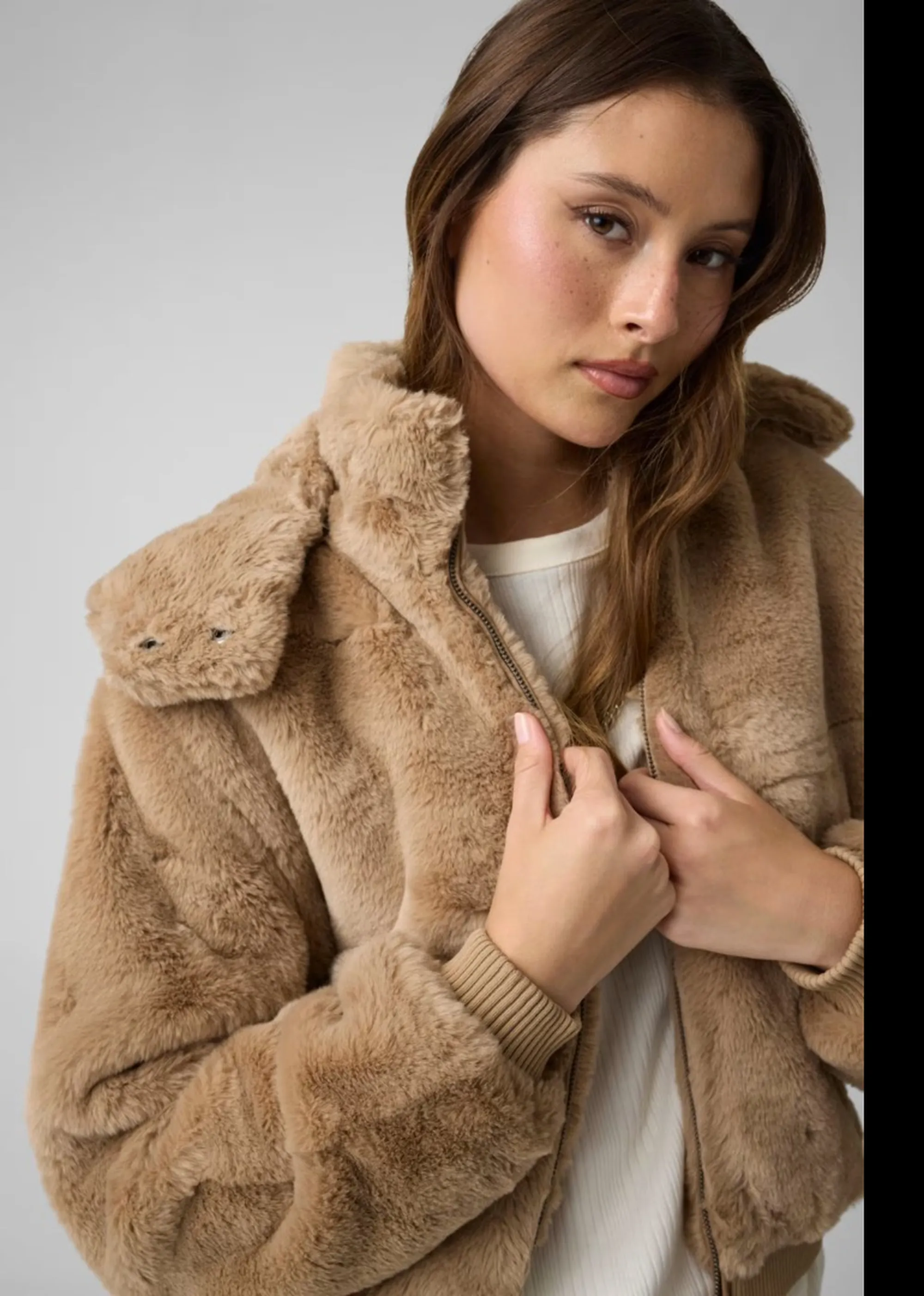 Guess Jeans B'Synthetic Fur ' Beige W6Bl35W3802 197628