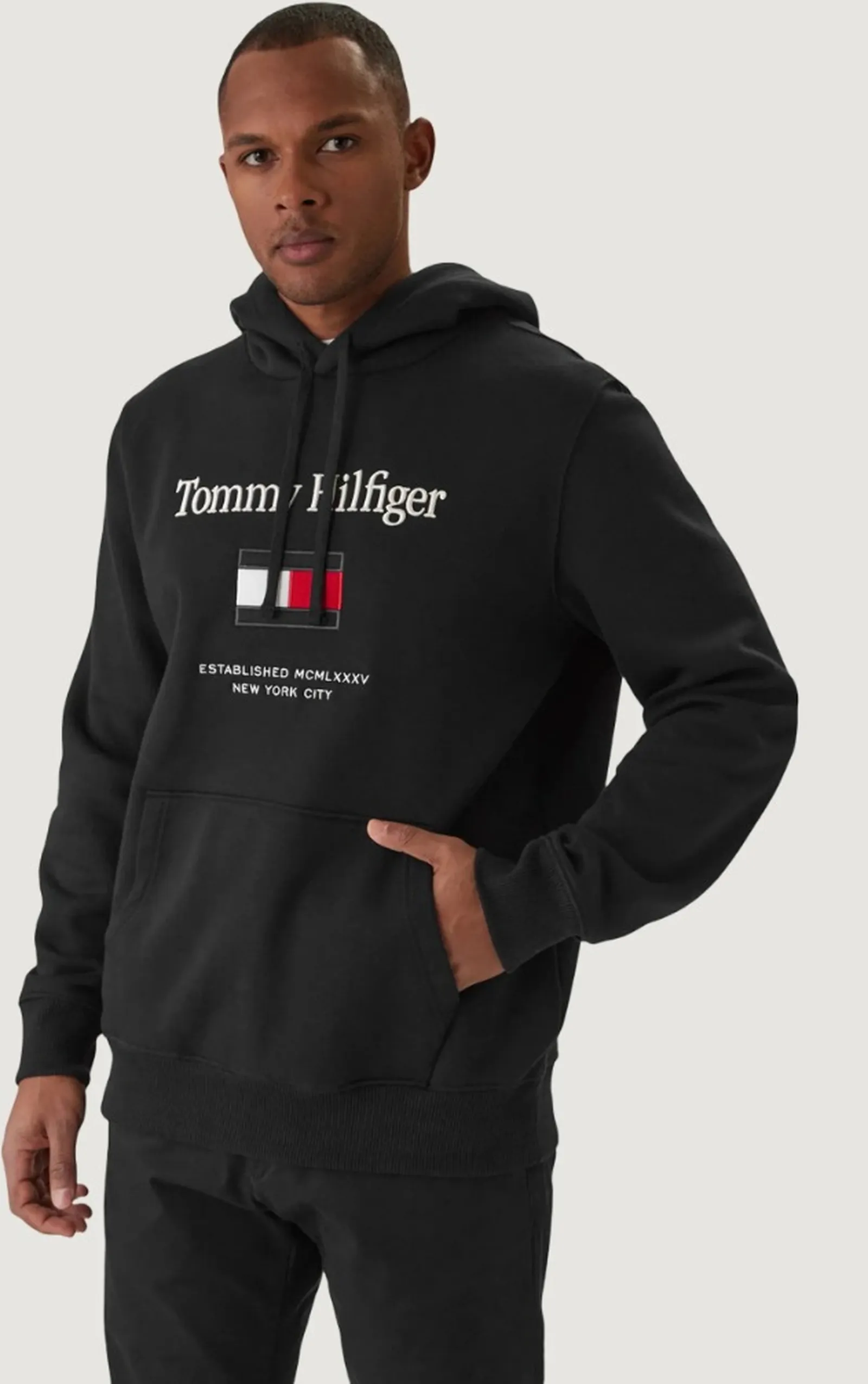 Tommy Hilfiger Felpa Tommy Embro Flag Nero Mw0Mw42735 184413